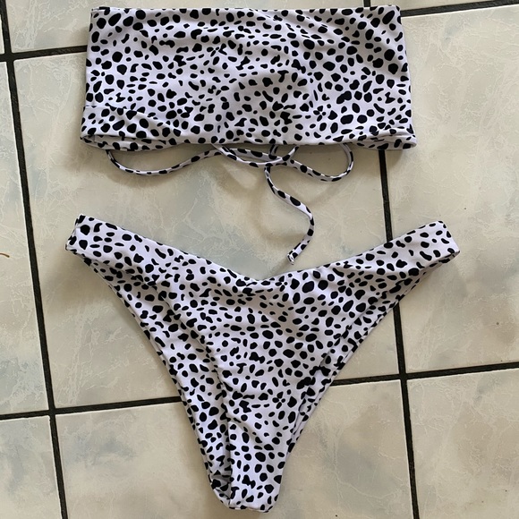 2/25$ - Zaful Dalmatian Print Back Lace-Up Bikini - Picture 4 of 5
